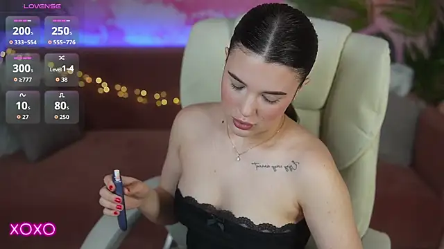 YourLolaBunny online show from 05-16-26, 06:43