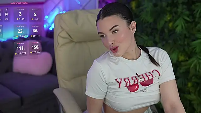 YourLolaBunny online show from 05-25-26, 06:19