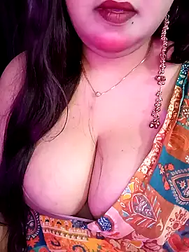 Suhanakhan00 online show from 03-12-26, 06:47
