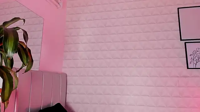 Lizzie-Evans online show from 04-01-26, 01:41