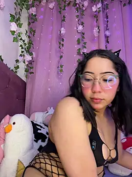Snapshot of anni_ross chatting on 06-20-26, 12:14 anni ross online show from 06-20-26, 12:14