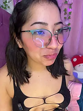 Snapshot of anni_ross chatting on 06-29-26, 10:21 anni ross online show from 06-29-26, 10:21