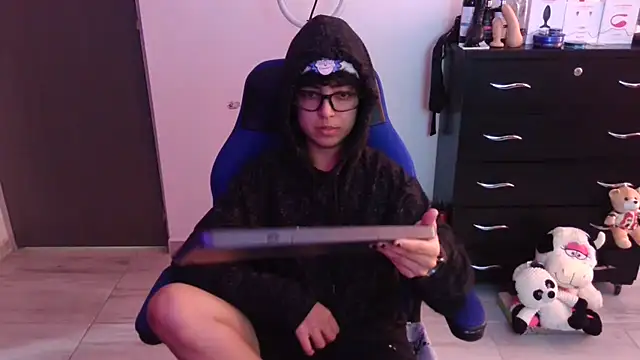 thomascooper7 online show from 01-12-26, 06:57