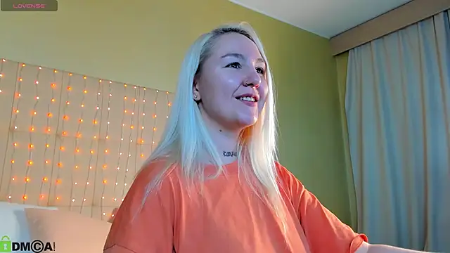 Snapshot of Debbie_Taylor chatting on 06-10-26, 05:23 Debbie Taylor online show from 06-10-26, 05:23