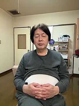 Snapshot of SaneService9 chatting on 04-10-26, 08:19 SaneService9 online show from 04-10-26, 08:19