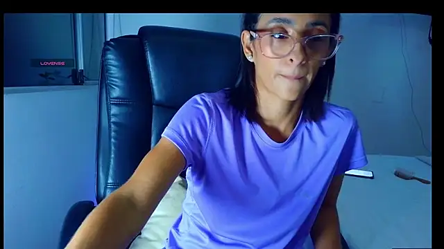 Snapshot of thedianakaro chatting on 06-26-26, 01:32 thedianakaro online show from 06-26-26, 01:32