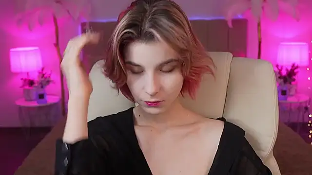 Snapshot of HaylaAmber chatting on 12-10-24, 06:54 HaylaAmber online show from 12-10-24, 06:54