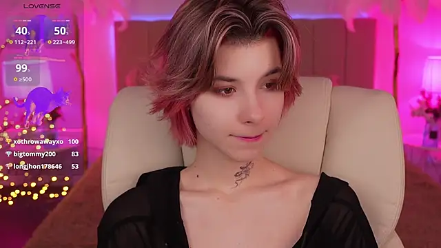 Snapshot of HaylaAmber chatting on 12-14-24, 02:34 HaylaAmber online show from 12-14-24, 02:34