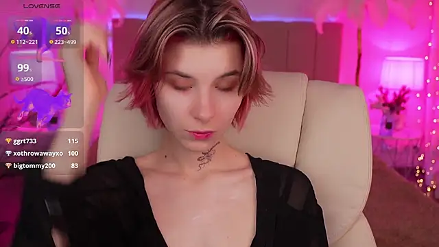 Snapshot of HaylaAmber chatting on 12-14-24, 05:40 HaylaAmber online show from 12-14-24, 05:40