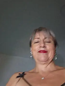 Snapshot of almaluna7 chatting on 10-19-25, 10:54 almaluna7 online show from 10-19-25, 10:54