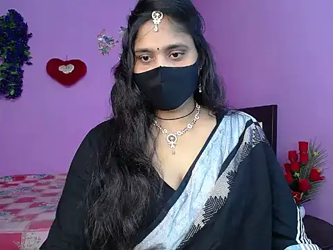 Hot Maleka online show from 05-07-26, 04:34