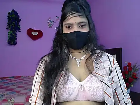Hot Maleka online show from 05-25-26, 05:19