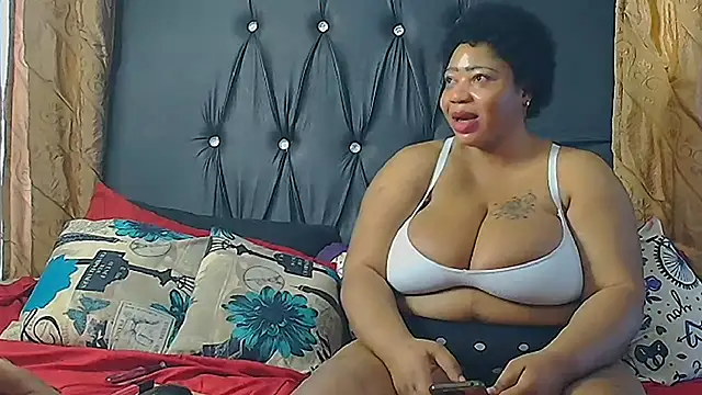 HUMONGUOUSTITSS online show from 12-08-24, 02:41