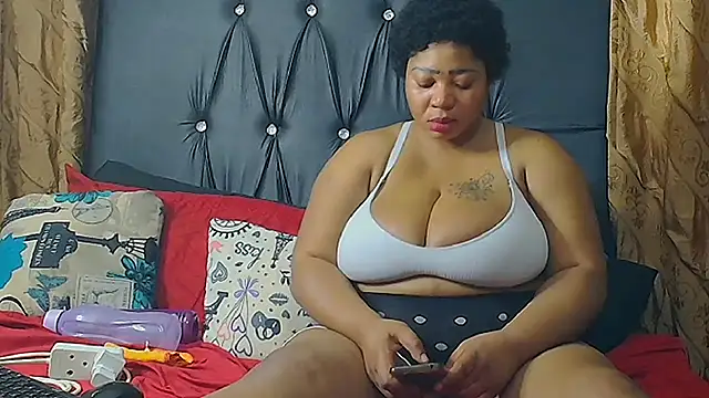 HUMONGUOUSTITSS online show from 12-08-24, 09:08