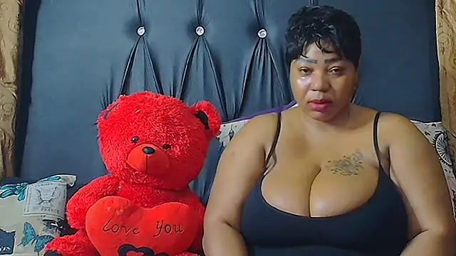 HUMONGUOUSTITSS online show from 09-26-25, 05:50