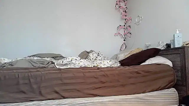Snapshot of Kittyymaze1 chatting on 04-22-26, 12:28 Kittyymaze1 online show from 04-22-26, 12:28