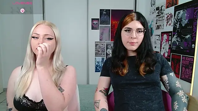 Snapshot of chloe_levine chatting on 02-23-26, 06:38 chloe levine online show from 02-23-26, 06:38
