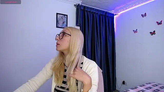 Soffy-brooks online show from 04-17-26, 04:37