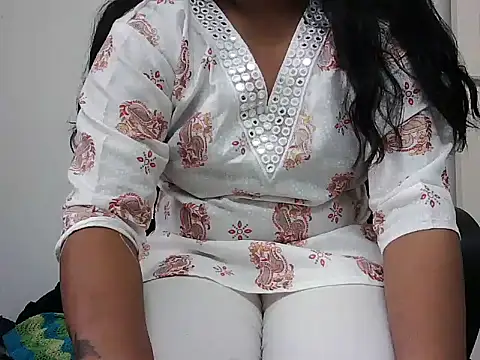 Snapshot of Yamini_01 chatting on 05-30-26, 12:57 Yamini 01 online show from 05-30-26, 12:57