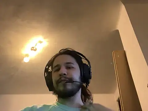 Snapshot of bananahot31 chatting on 12-21-24, 03:20 bananahot31 online show from 12-21-24, 03:20