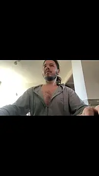 Snapshot of bananahot31 chatting on 11-04-25, 01:43 bananahot31 online show from 11-04-25, 01:43