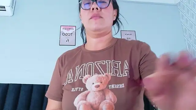 hotlatinateacher online show from 05-11-26, 07:00