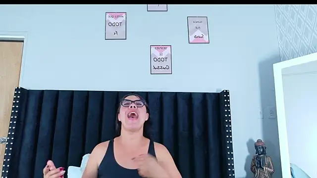 hotlatinateacher online show from 05-12-26, 07:00