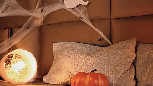 angelinepossy online show from 10-29-25, 10:00