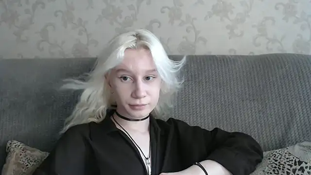 Snapshot of EnigmaSee chatting on 07-06-26, 08:33 EnigmaSee online show from 07-06-26, 08:33