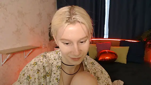 Snapshot of EnigmaSee chatting on 07-15-26, 08:52 EnigmaSee online show from 07-15-26, 08:52