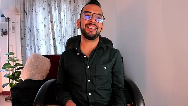 Snapshot of _PauloDaSilva_ chatting on 03-23-26, 07:18 PauloDaSilva online show from 03-23-26, 07:18