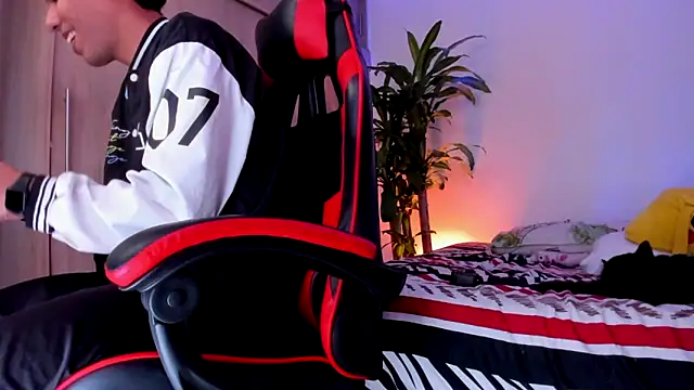 aldrinwhite online show from 04-15-26, 10:43