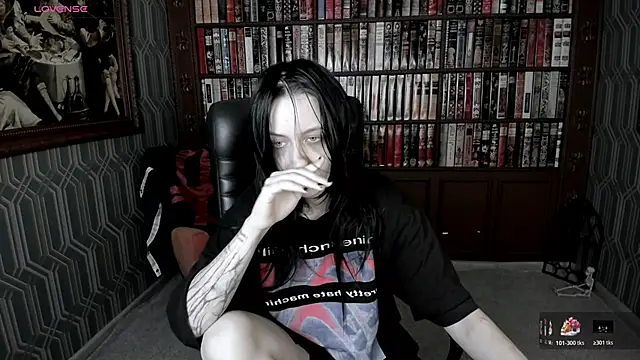 Snapshot of Medusa__Gorgona chatting on 06-20-26, 08:17 Medusa Gorgona online show from 06-20-26, 08:17
