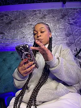 Melany Williams online show from 03-11-26, 01:39