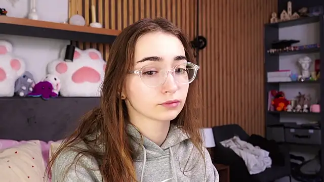 PollyBeev online show from 04-09-26, 07:14