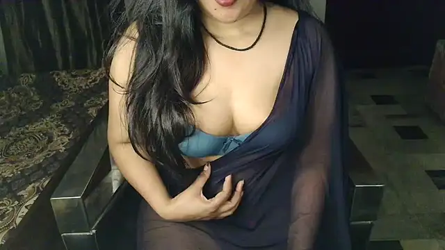 Snapshot of aarushi_sharmaa chatting on 04-01-26, 04:59 aarushi sharmaa online show from 04-01-26, 04:59