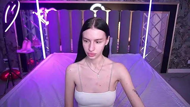 Snow WhiteeeX online show from 04-11-26, 07:45