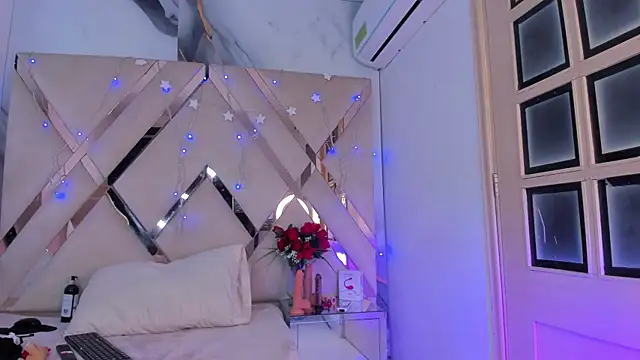 ninaht online show from 12-21-25, 09:00