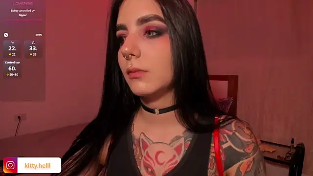 Snapshot of Alice_woodville chatting on 06-20-26, 01:19 Alice woodville online show from 06-20-26, 01:19