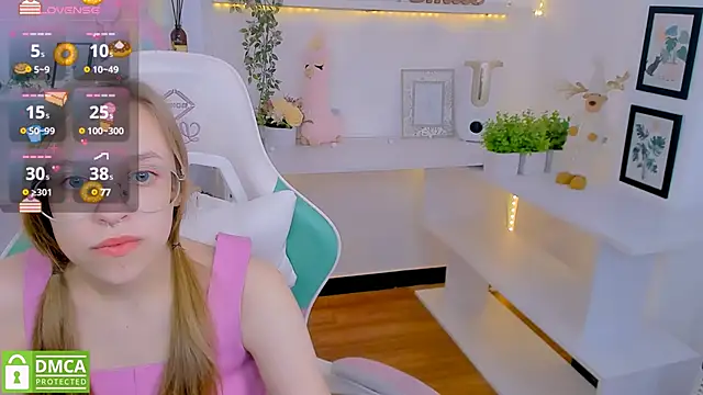 LayriantaVee online show from 02-10-25, 07:04