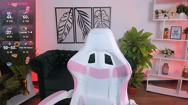 LayriantaVee online show from 02-21-25, 06:51