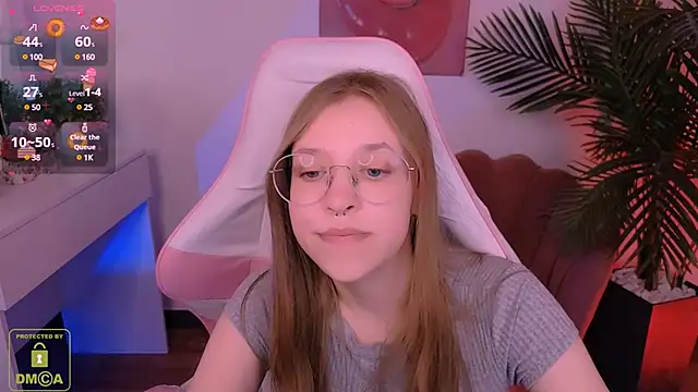 LayriantaVee online show from 03-16-25, 01:27