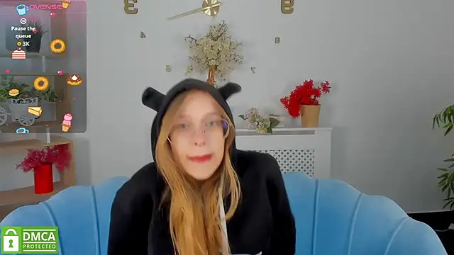 LayriantaVee online show from 10-10-25, 06:12