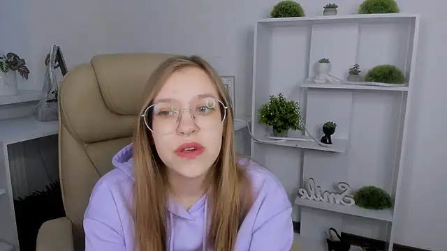 LayriantaVee online show from 03-30-26, 06:03