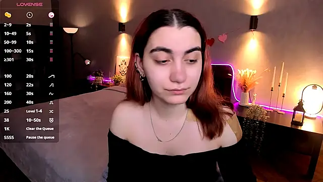 hannacheekss  online show from 03-18-26, 02:04