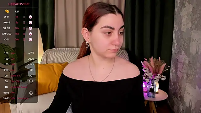 hannacheekss  online show from 04-08-26, 01:49