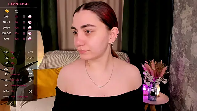 hannacheekss  online show from 04-11-26, 02:05