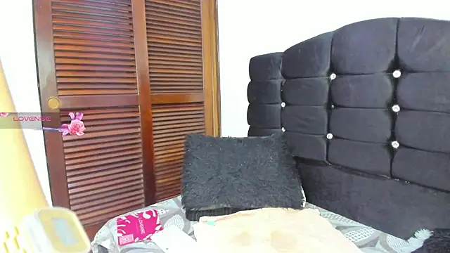 Snapshot of Selenakyle92_ chatting on 07-21-26, 08:33 Selenakyle92 online show from 07-21-26, 08:33