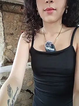 sweet outdoor charm online show from 06-25-26, 03:38