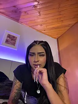 Hilary pinkk online show from 04-05-26, 01:58